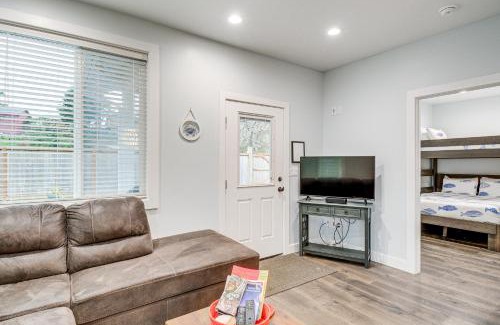 Westport Casa | Westport Home with Hot Tub 2 Blocks to Beach!