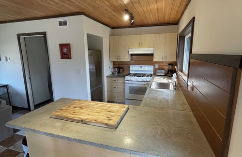 Valemount Cabaña | Westridge Guest House
