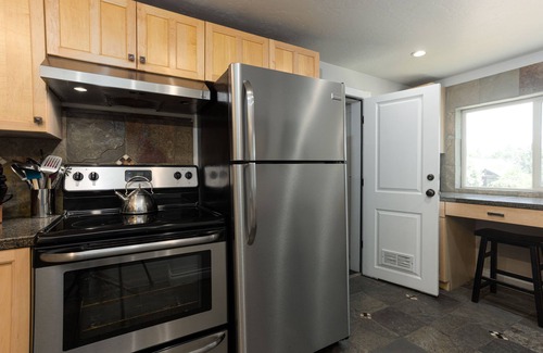 River West Cabaña | The Westside Cottage: corazón del distrito de Galveston Ave con jacuzzi privado