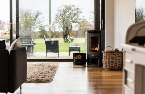 Roughton Casa | Westward Skies - Luxurious Modern Countryside Retreat