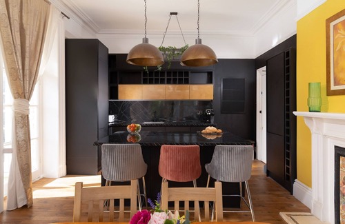 Hele Casa | Westwell Hall, large coastal house sleeping up to 29