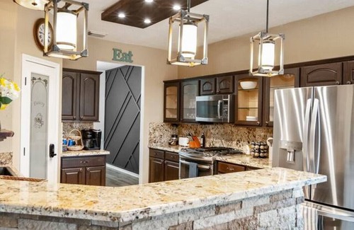 Alvin Casa | WF- Luxury 5BR w/ Casita Pool Hot Tub Tiki Bar