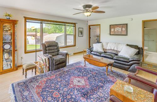Columbiana Apartamento | WFH-Friendly Columbiana Vacation Rental with Deck!