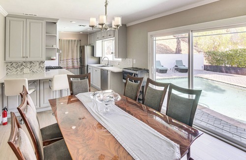 Encino Casa | WFH Friendly: Spacious Hillside Retreat in Encino