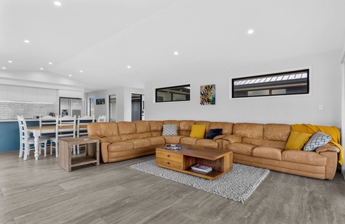 Mangawhai Casa | Whai Awa Retreat - Mangawhai Holiday Home
