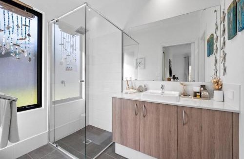 Augusta Casa | Whale Tails Augusta - stylishly modern in the town of Augusta