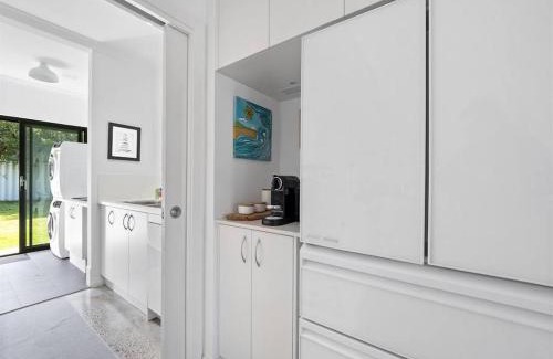 Augusta Casa | Whale Tails Augusta - stylishly modern in the town of Augusta