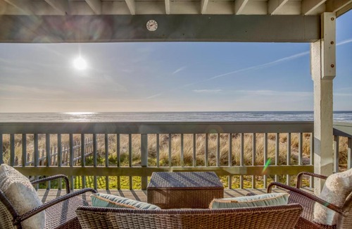 Rockaway Beach Casa | Whale Watcher Condo 1 - Meredith Lodging