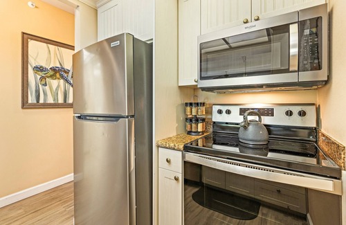 Kaanapali Condominio | Whaler 518 Oceanview Studio Condo Condo by RedAwning