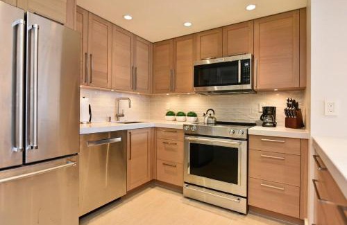 Kaanapali Casa | Whaler 859 BeachFront Luxury Condo w Ocean Views