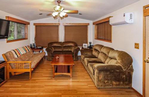 Brookings Casa | Whaleshead Grove