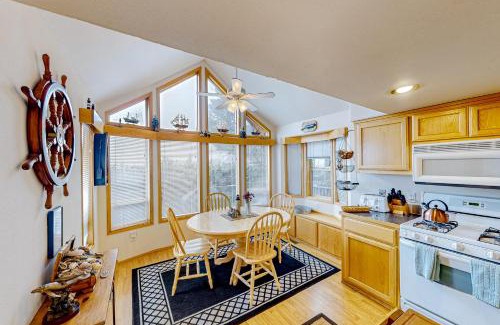 Brookings Casa | Whaleshead Wonderland
