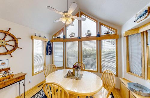 Brookings Casa | Whaleshead Wonderland