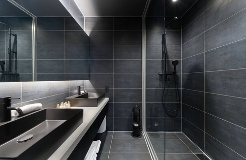 Himi Hotel | WHARF&CO.