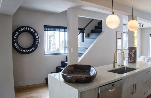 Wellington Casa | Wharf House in Prince Edward County - Pet Friendly