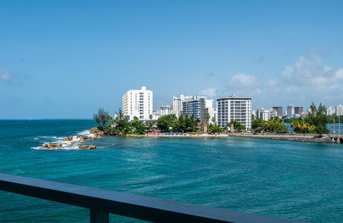 Puerta de Tierra Condominio | What a view! Oceanfront Studio, Superb Location, very central!