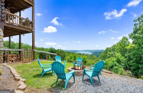 Ellijay Cabina | What??? Incredible long range Mountains and Lake views with access!