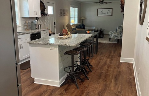 Shiner Casa | Whatchamacallit Haus, Downtown Shiner House