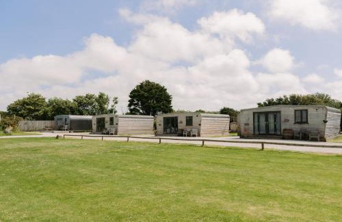 Helston Casa | Wheal Amelia - Free WiFi - Parking - Pet Friendly - On-site Activities