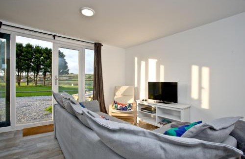 Helston Casa | Wheal Amelia - Free WiFi - Parking - Pet Friendly - On-site Activities
