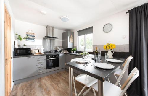 Helston Casa | Wheal Prosper - Hot Tub - Free Wi-Fi - Parking - On-site Activities