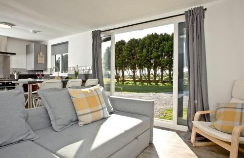 Helston Casa | Wheal Rose - Hot Tub - Parking - Free WiFi - On-Site Activities