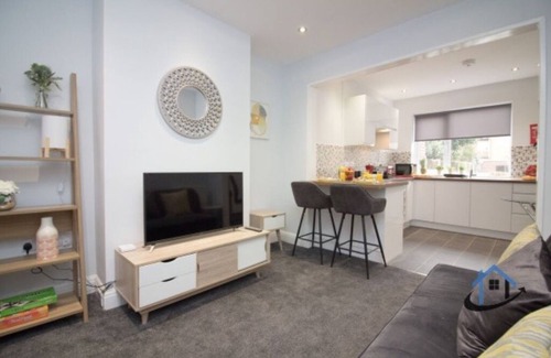 Doncaster Casa | Wheateley Casa, king beds, parking, workspace, wi-fi, corporates, pets