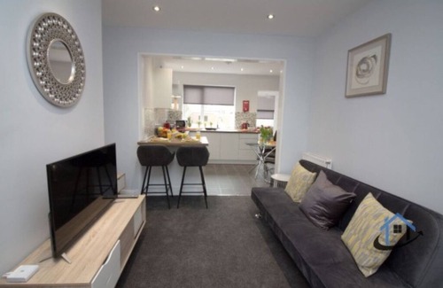 Doncaster Casa | Wheateley Casa, king beds, parking, workspace, wi-fi, corporates, pets