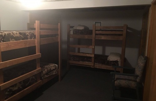 Wheatland Cabina | El Wheatland Lodge por Lucas Oil Raceway