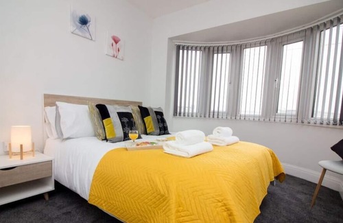 Doncaster Casa | Wheatley House - Newly renovated 3 bed property, walking distance from Doncaster town centre and ...