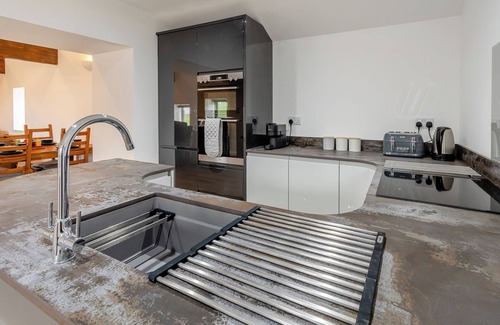 Whitby Cabaña | Wheel House - UK41247