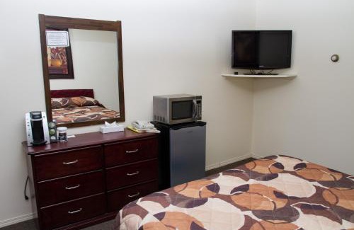Assiniboia Hotel | Wheel Inn Motel