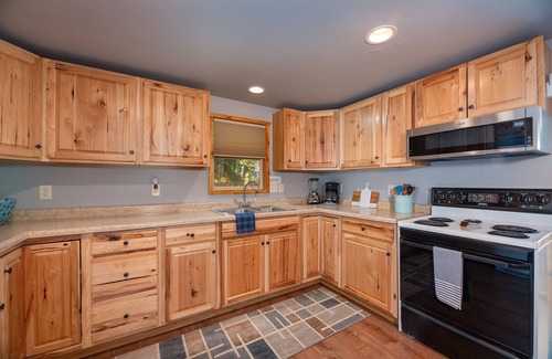Lakewood Cabina | Wheeler Lake home- Great for Groups, Dock + Fire Pit