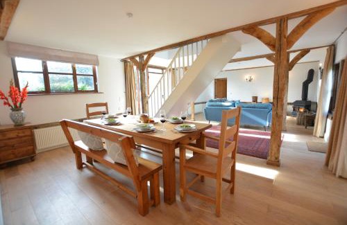 Walpole Casa | Wheelwright's Barn