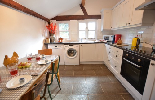 Walpole Cabaña | WHEELWRIGHT'S BARN, pet friendly, with open fire in Halesworth