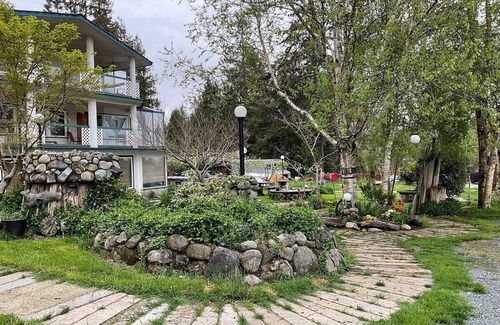 Brew Bay Apartamento | Where adventures begin. Spacious hotel suites in amazing Powell River