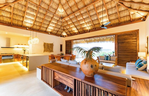 Santa María Huatulco Villa | Where Beachside Serenity Meets Architectural Elegance