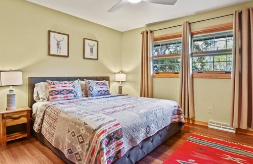 Dane County Casa | Where cabin coziness meets near-city living convenience.