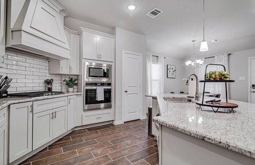 Burleson Casa | Where Comfort Meets Convenience