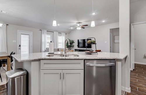Burleson Casa | Where Comfort Meets Convenience