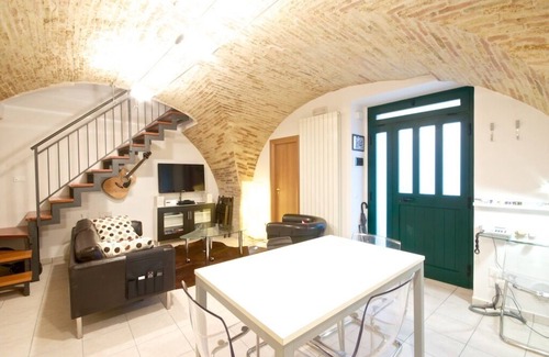 Rocca San Giovanni Casa | Donde el lujo moderno cumple con encanto y viejo mundo a pocos minutos de la playa!