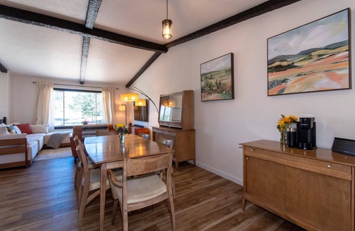 Colorado Springs Casa | Where Old Colorado City meets Garden of the Gods
