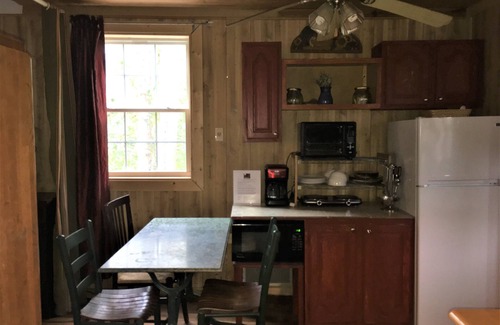 Leitchfield Cabina | Caprichosa escapada de cabaña "Glamping" y camping