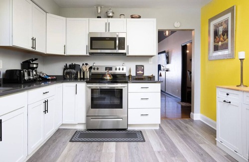Appleton Casa | Whimsical Magic Renovated Home - Walk to Downtown from Atlantic St.