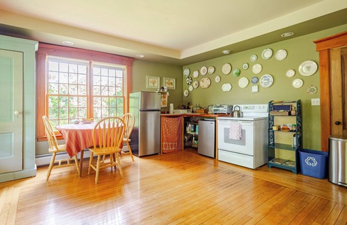 North Hartland Cama Y Desayuno | Whimsical Vermont Farmhouse – Cozy, Inspiring & Close to Nature