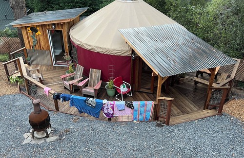 Guerneville Cabina | Whimsical Wilderness: Wonderful Yurt Stay