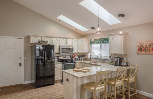 Innsbrook Casa | Whippoorwill Manor by Innsbrook Vacations!