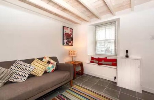 Chysauster Casa | Whirlygig Cottage Near to Penzance Harbour