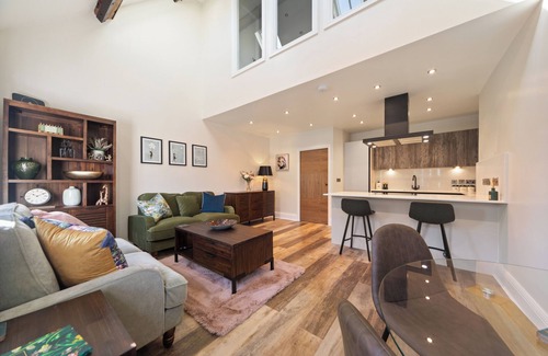 Pontrilas Apartamento | WhiskAwayHomes Vinegar House No. 7