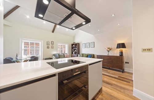 Pontrilas Apartamento | WhiskAwayHomes Vinegar House No. 7